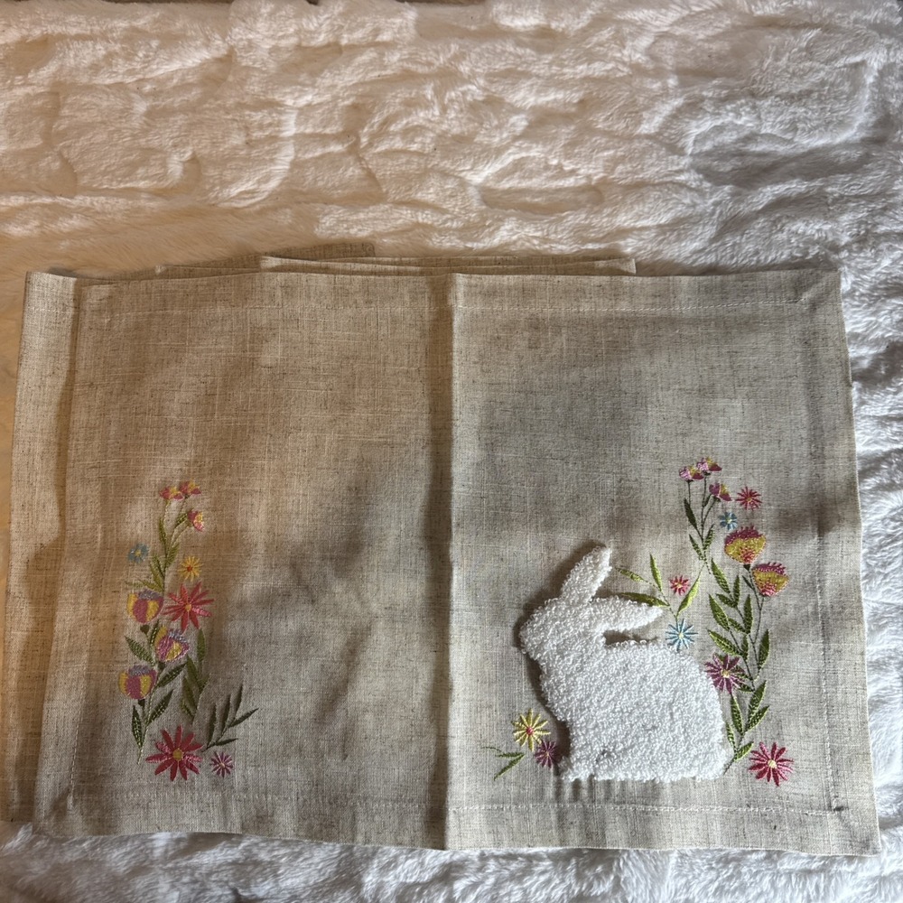 Easter Spring‎ Meadow Bouquet Floral Linen Placemats Set of 4 Embroidered Bunny